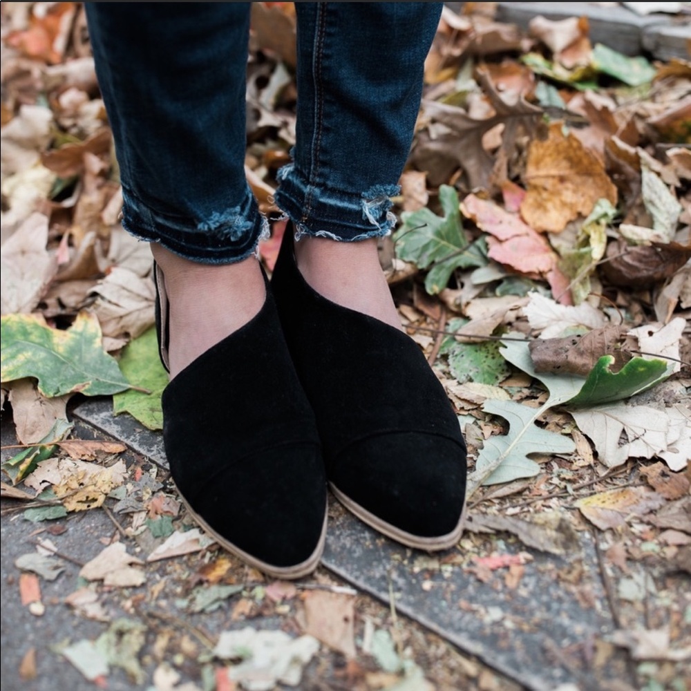 Black Suede cut out flats3X HOST PICK - Picture 4 of 4